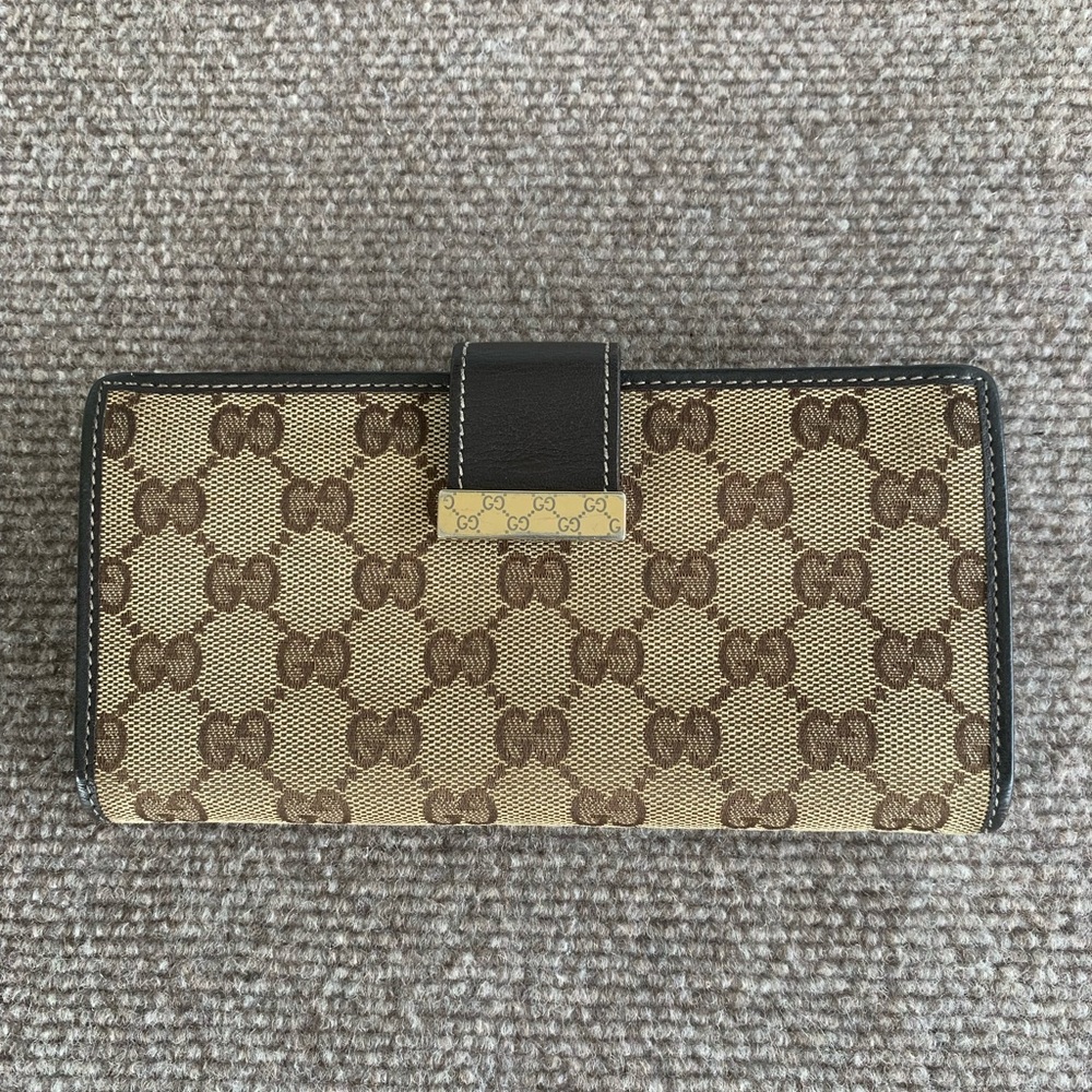 Gucci long snap wallet